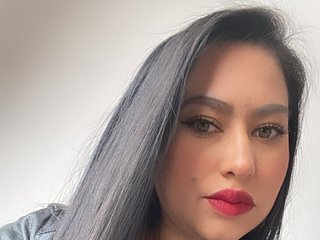 دردشة الفيديو المثيرة Sara-Kiss