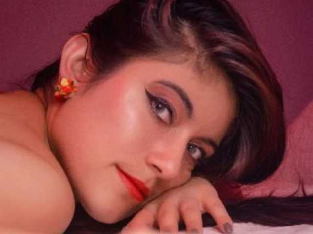 صورة الملف الشخصي sara-squirtt