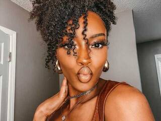 دردشة الفيديو المثيرة Sarah-Sweets