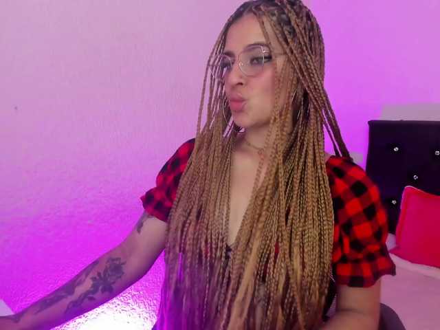 لقطات البث SarahDark