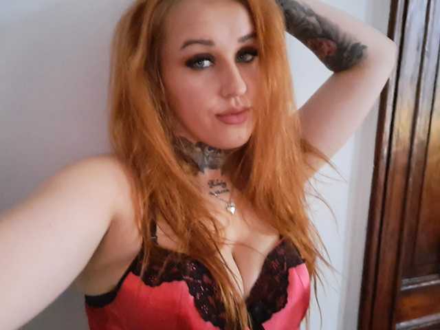 صورة الملف الشخصي SarahFlirt