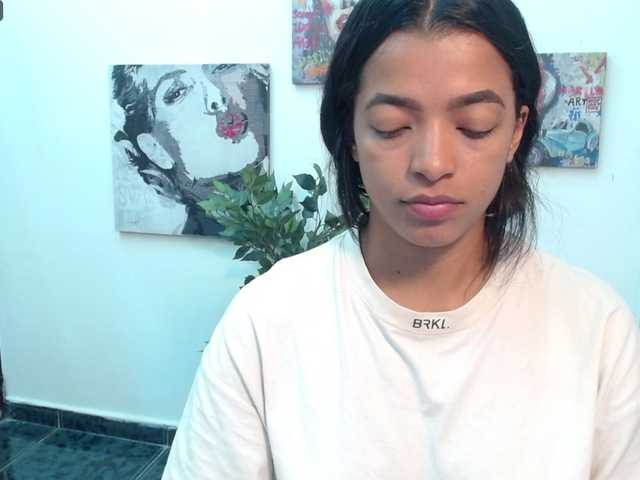 لقطات البث sarathomson1