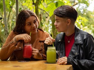 دردشة الفيديو المثيرة scarAndSamantha