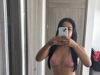 دردشة الفيديو المثيرة SeleneJinx