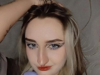 دردشة الفيديو المثيرة SeptemberRoutzen