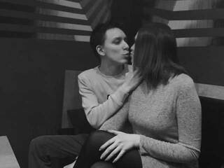 دردشة الفيديو المثيرة Sex-Dealers