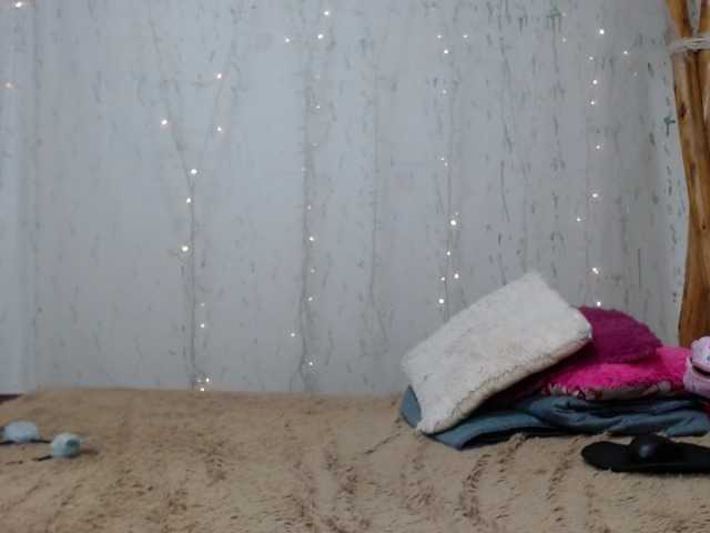 الصور shairasophia show full naked and play pussy #teen #18 #new #latina