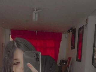 دردشة الفيديو المثيرة sharlotte-1