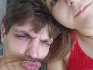 دردشة الفيديو المثيرة HornyLadyAndAndrey