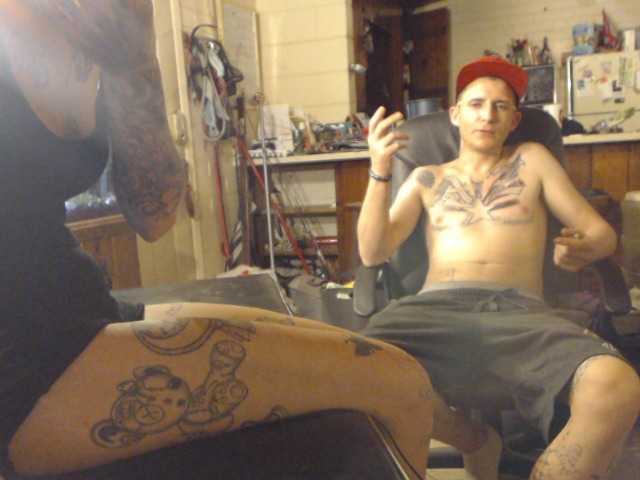 الصور Sid520Sidney #tattoo special #cum see me get #penetrated by #charlee-sinn wanna see her tattoo me #topless??? lets see how much!!!