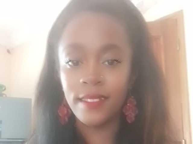 صورة الملف الشخصي silviaLaBombe