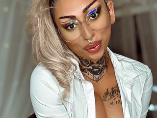 دردشة الفيديو المثيرة SilviaPinkerbell