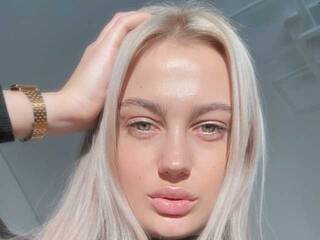 دردشة الفيديو المثيرة SimaMonti