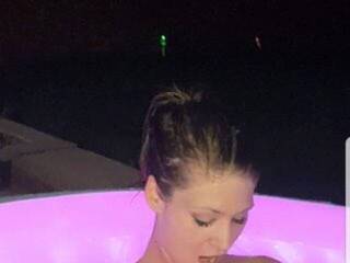 دردشة الفيديو المثيرة Elektablue