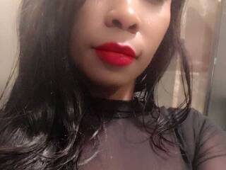 دردشة الفيديو المثيرة skyrae11