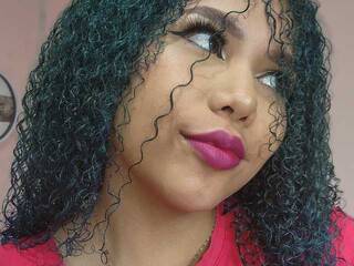 دردشة الفيديو المثيرة smiling-curly