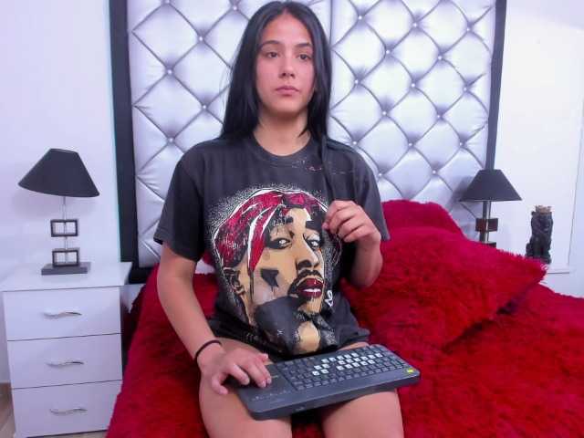 لقطات البث Sofia-Tayler