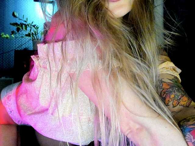 لقطات البث Sonya-Mo