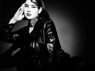 دردشة الفيديو المثيرة Ssssnakee