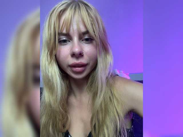 لقطات البث YOUR-ALICE
