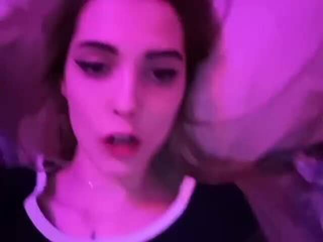 لقطات البث sy4kagirl