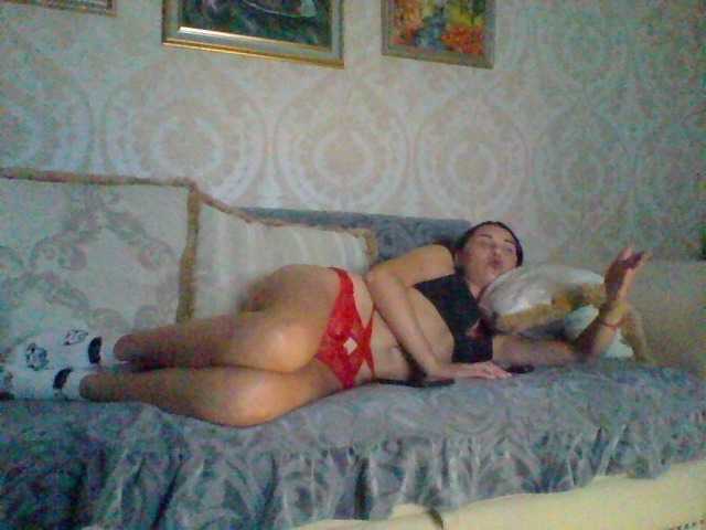 الصور Suflemilkypie hi boys i veery like u thanks for follow me =**** TODAY I SIT here UNTIL 18: 00. I recommend playing chatbots,I love them very much. Spank me on the ass 70 tokens, air kiss 70 tokens, put me crustacean 70 tokens, I will answer in BOS 70 tokens