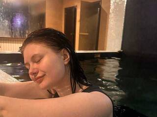 دردشة الفيديو المثيرة Sunny-Smail