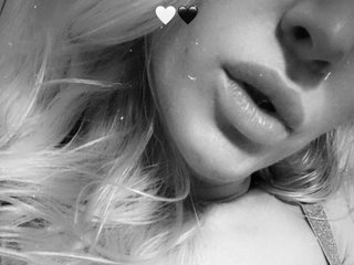 دردشة الفيديو المثيرة Suuzykiss