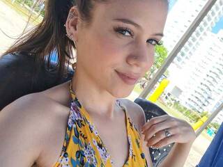 دردشة الفيديو المثيرة sweet--april