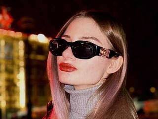 دردشة الفيديو المثيرة _Brightgirl_