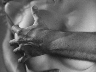 دردشة الفيديو المثيرة SweetDynasty