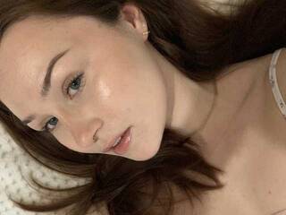 دردشة الفيديو المثيرة SweetLindan