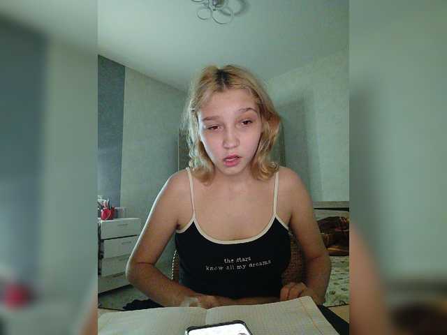 الصور SWEETLITTLE18 Hello!) I'm Leah! I'm 18 years old and I'm still a virgin. The topic of today is the deprivation of virginity. I have a countdown and when the right amount is collected, I will lose my virginity live!)You need to collect: @total Collected by