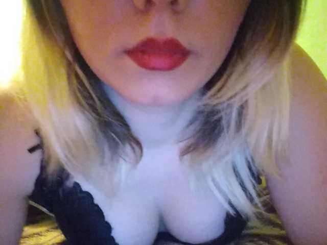 الصور SwetWalts Shhh parents at home / 2tk kiss, 5tk to me forх a smile/ 20tk show my breasts / 40tk pussy / 60tk masturbation)Order me