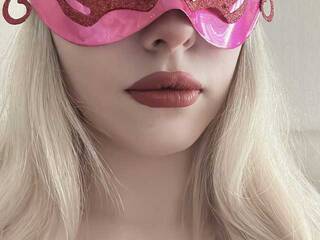 دردشة الفيديو المثيرة SwetyKitty