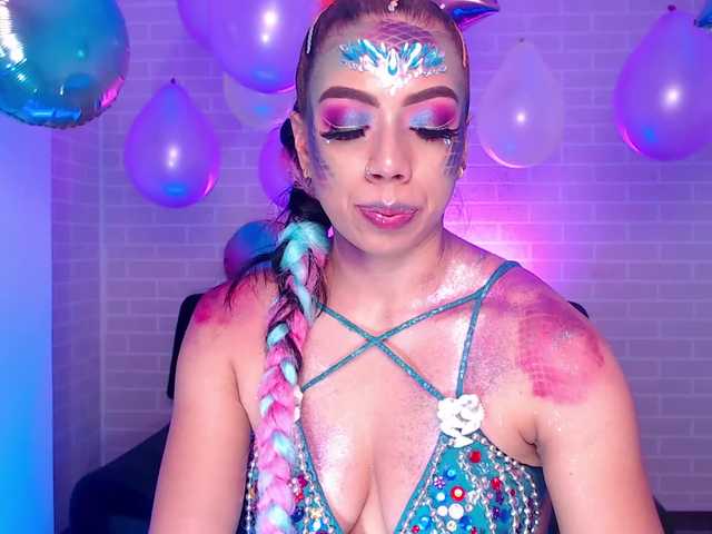 لقطات البث TaraFisherX