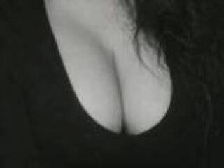 دردشة الفيديو المثيرة tashunya