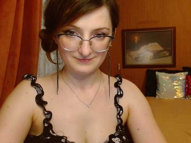 الصور tastyAriel Sweet and yet dang naughty ;) #innocentface #sweet #petite #glasses #fetish #natural #domina #teaser #cfmn #joi #cei #cbt #sph