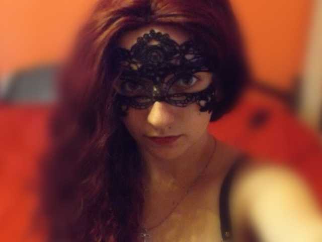 صورة الملف الشخصي TessaBlack1