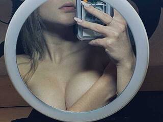 دردشة الفيديو المثيرة ThanderKiti