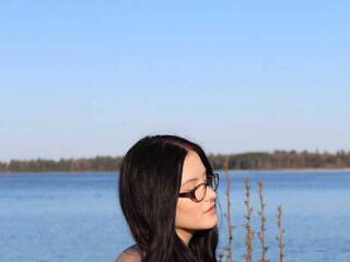 دردشة الفيديو المثيرة ThuyHornick