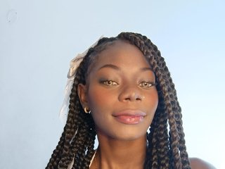 دردشة الفيديو المثيرة tiny-sexy-ebony