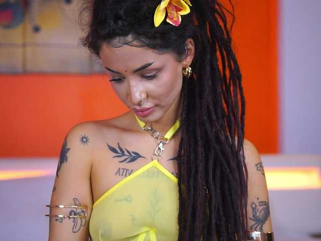 لقطات البث TishAngel