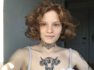 دردشة الفيديو المثيرة Toninita