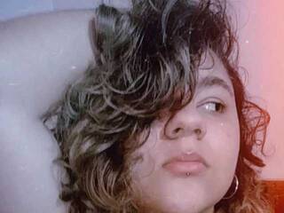 دردشة الفيديو المثيرة tuti-lii