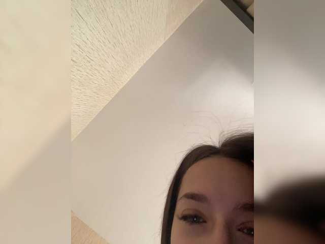 لقطات البث Tutti-Lily