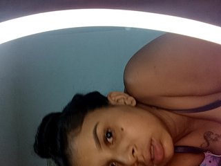 دردشة الفيديو المثيرة Twolatinshott