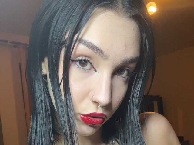 صورة الملف الشخصي VampyScarlet