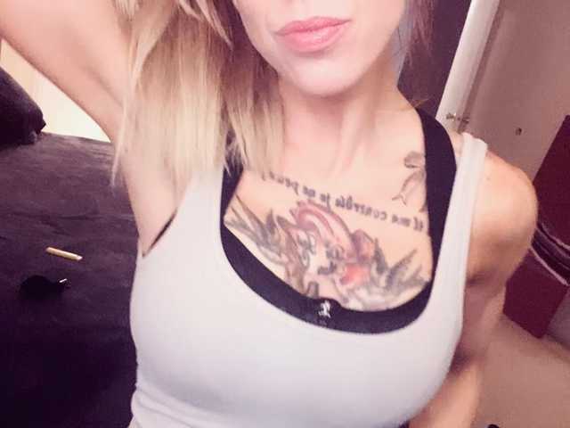 صورة الملف الشخصي VeronicaRonnieTaylor
