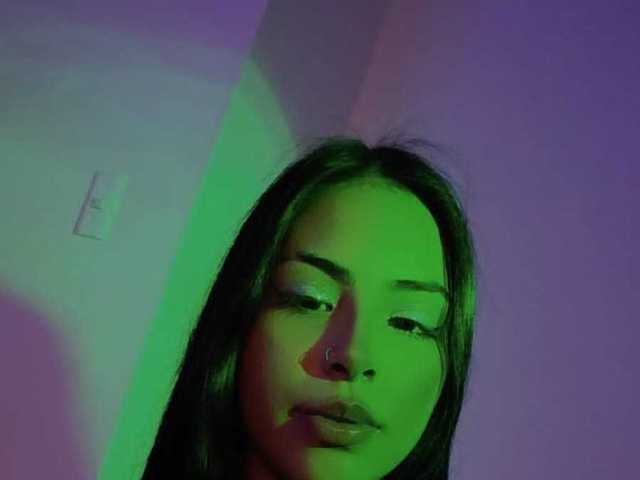 صورة الملف الشخصي Veronika-Estrada